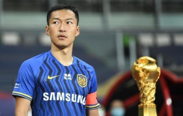 开云APP-32岁吴曦落叶归根回申花 9年后重回梦开始的地方